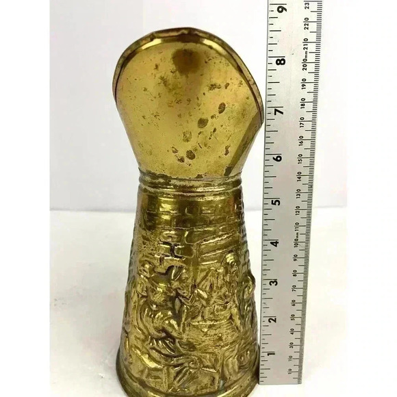 VTG Brass Embossed Pitcher Made in England Pub Scene 8.5" Hammered - Picture 2 of 15